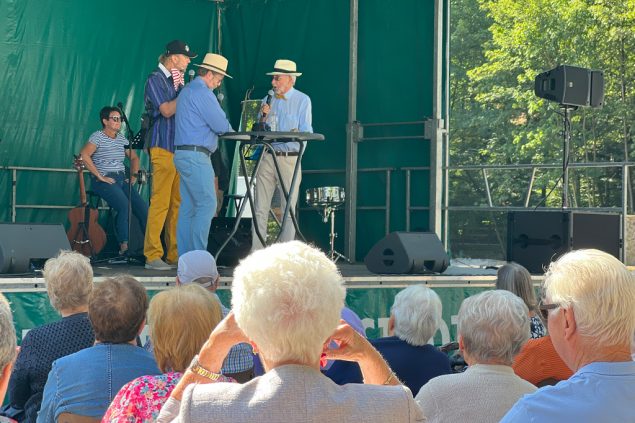 BRF2 präsentiert Eupener Mundart auf dem Scheiblerplatz in der Unterstadt (Bild: Alain Kniebs/BRF)