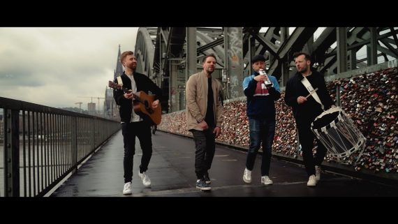 Auerbach aus Köln stellen ihr erstes Album vor (Bild: Pressefoto Auerbach.de)