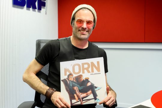 Bastian Korn zu Gast im Künstlertreff (Bild: Julien Claessen/BRF)