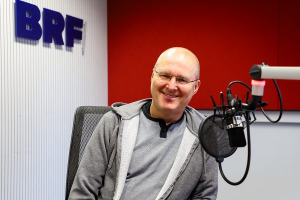 Engelbert Wrobel zu Gast im Künstlertreff (Bild: Julien Claessen/BRF)