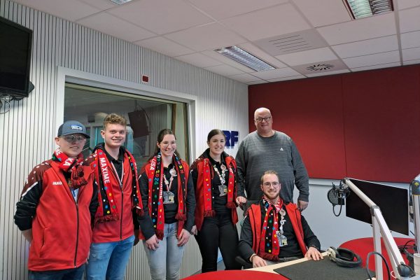 Jacky Aussems und Studiogäste (Bild: privat)