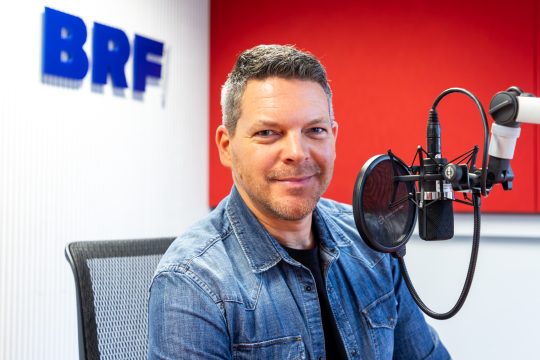 Mario Steffen zu Gast im Künstlertreff (Bild: Julien Claessen/BRF)