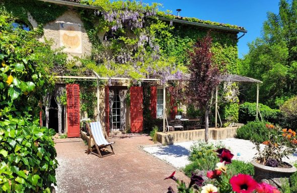 Terrasse mit Garten