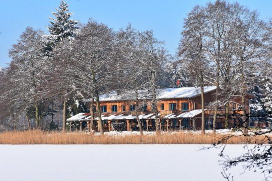 Seehaus im Winter